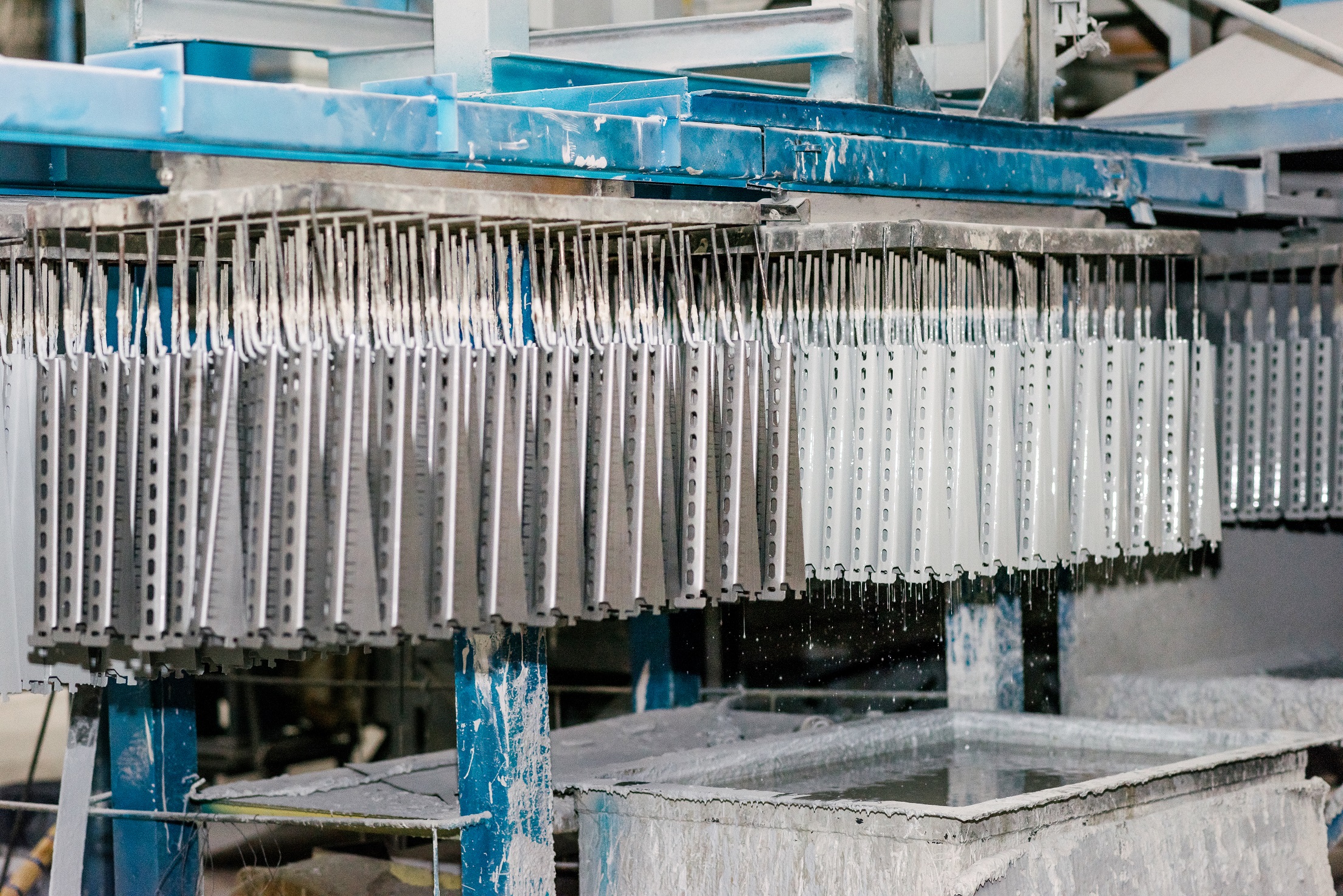 Краска грунтом/эмалью методом окунания/распыления