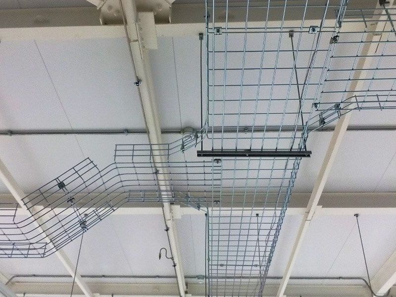 Кабельная трасса из проволочных лотков